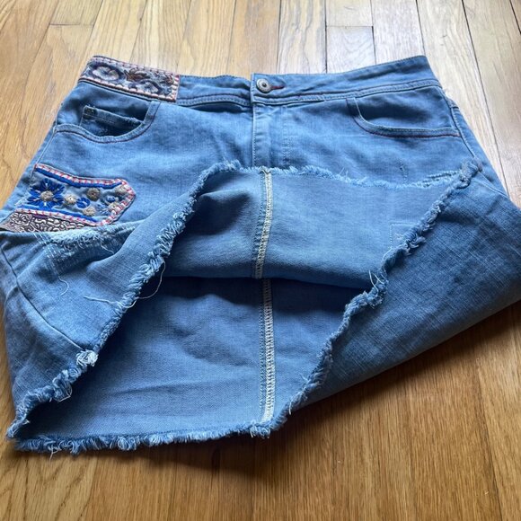 Desigual Size 30 Blue Denim Patty Embroidered Patchwork Boho A-Line Mini Skirt - Picture 11 of 13